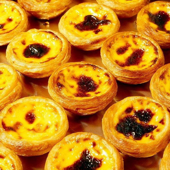 Ochutnáme gastronomické speciality, jako tyto Belémské koláčky 