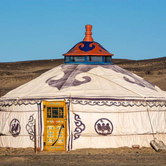 Naše ubytování v mongolských jurtách
