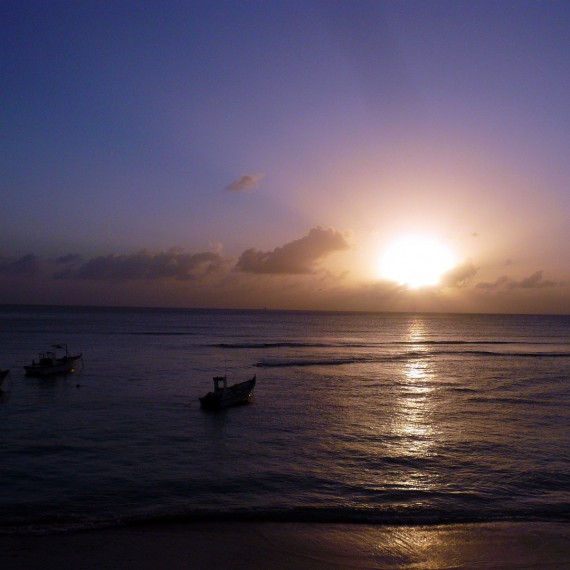 Romantický západ slunce v Tobagu 