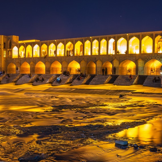 slavný most v Íránu