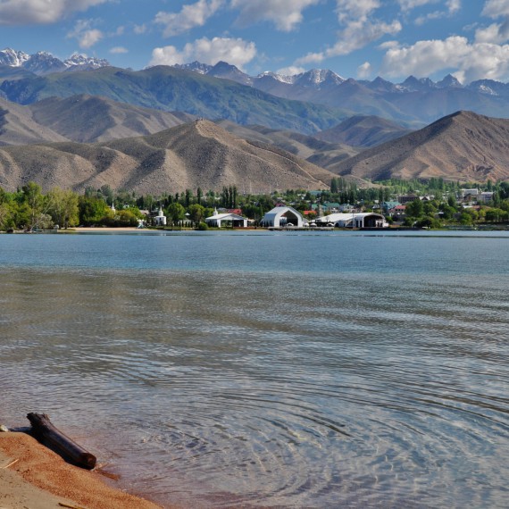 Kyrgyzské jezero Issyk Kul má přezdívku středoasijská Titicaca