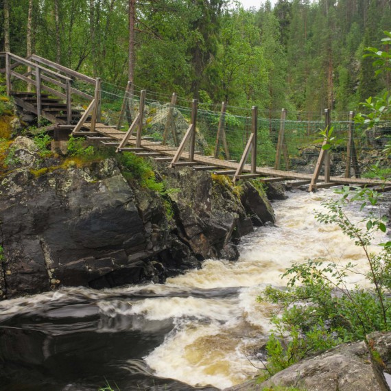 Trekování nad divokými řekami ve Finsku  
