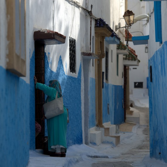 Projdete si modro-bílé marocké uličky