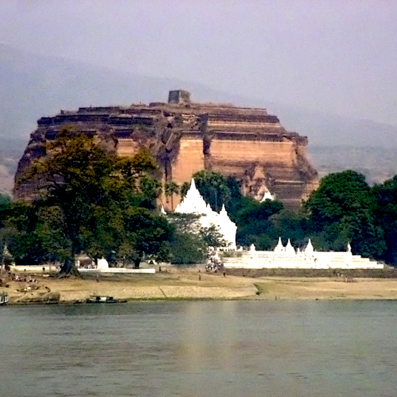 Mingun měl být největší stavbou světa