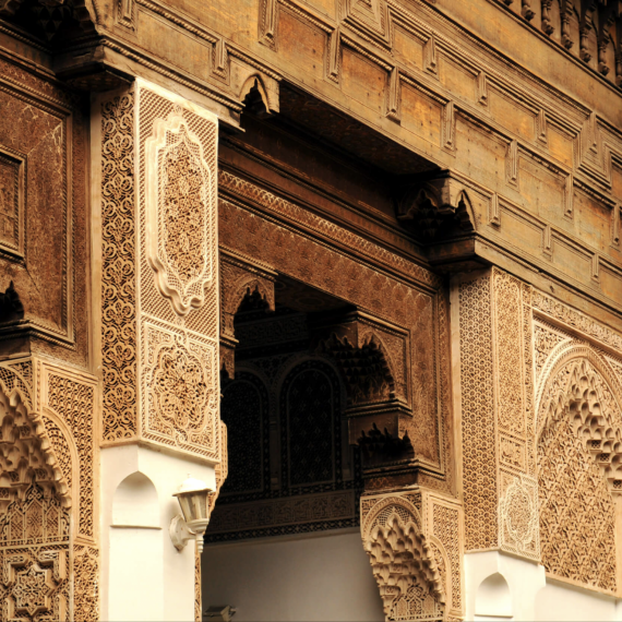 Komnata zdobená atlaským cedrem v Palais de la Bahia