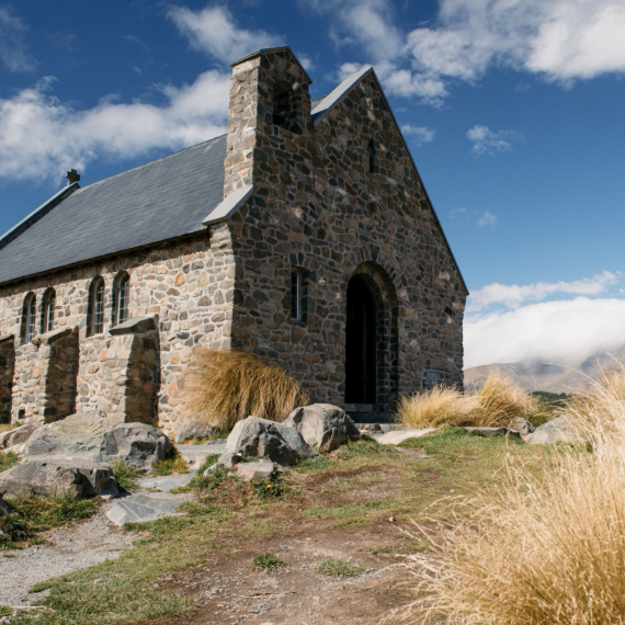 Malebný kostelík u jezera Tekapo