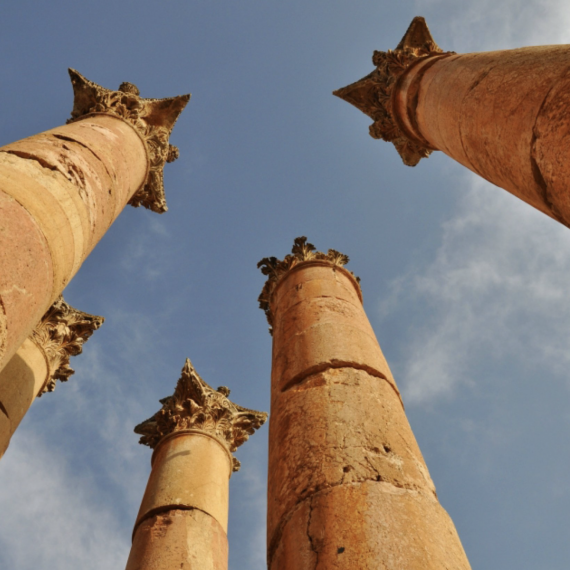  Korintské sloupy v chrámu bohyně Artemis