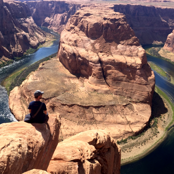 Výhled na slavnou podkovu Grand Canyonu 