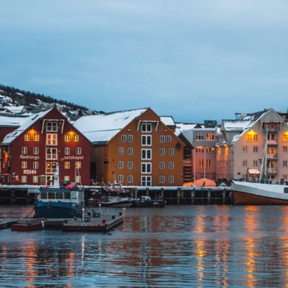 Procházka mezi kouzelnými dřevěnými domečky 