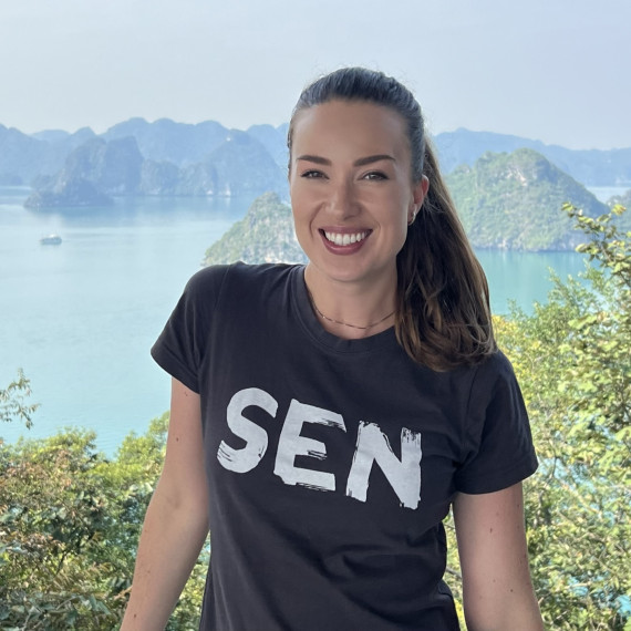 Průvodkyně CK SEN a populární zátoka Ha Long Bay.