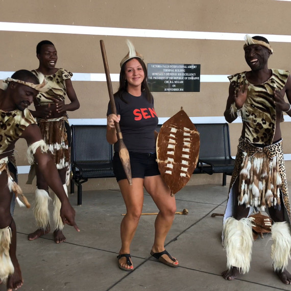 Taneček s místními.