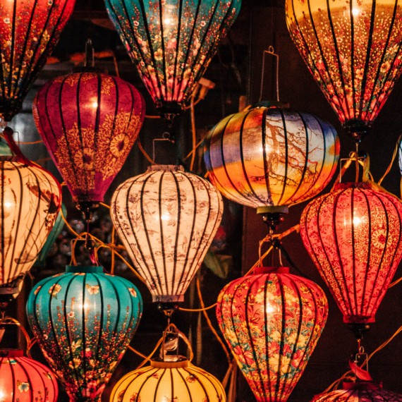 Pro Vietnam jsou typické i tyto lampiony