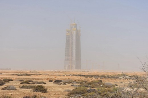 Toto měla být nejvyšší budova světa, Jeddah tower. Dnes je to oblast duchů.