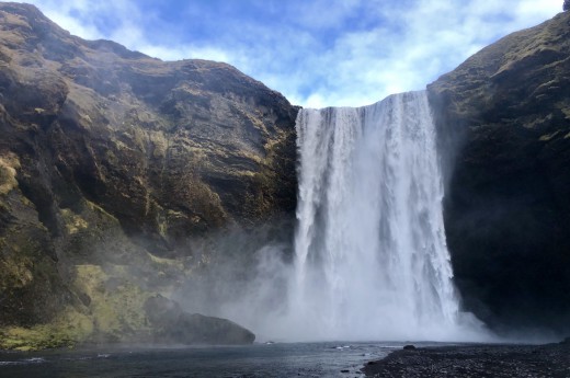 Dalším nádherným vodopádem je vodopád Skogafoss