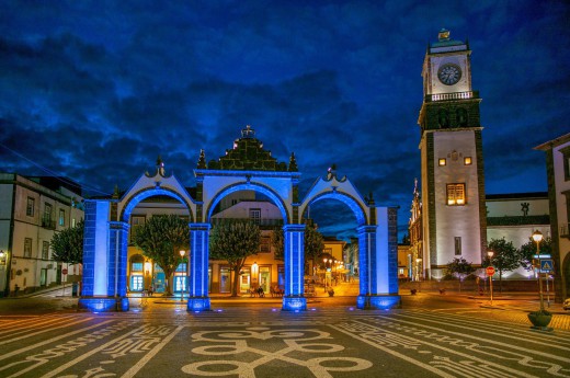 Porta de Cidade je vstupem do města  