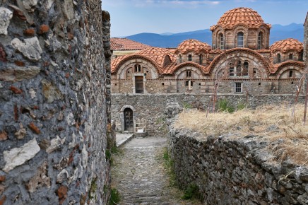 Byzantské kláštery v Mystře se probojovali až na seznam UNESCO, na této cestě se podíváme na 10 míst z prestižního seznamu