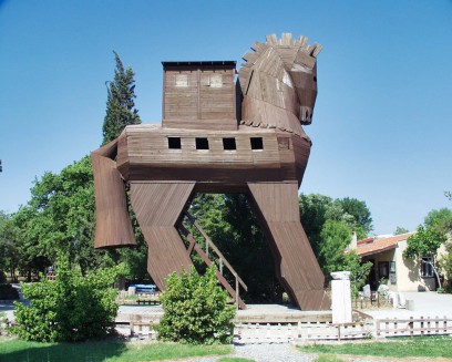 Existoval opravdu Trojský kůň? Přímo v Troji u jeho makety si povíme více a zorientujeme se v příbězích Homéra.