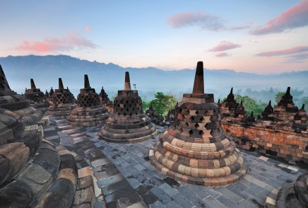 buddhistický Borobodur, ostrov Jáva v Indonésii