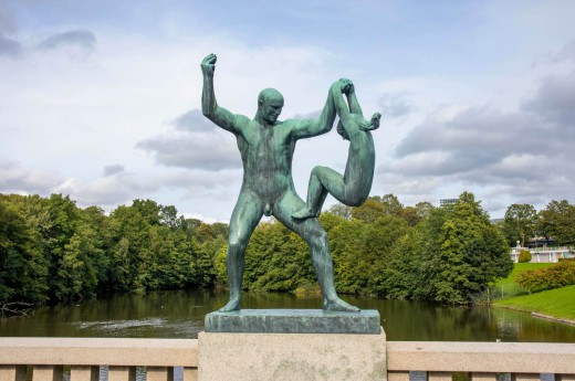 Sochy v norském parku Vigeland