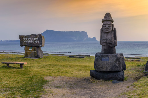 Strážci ostrova Jeju a pozadí Ilchulbong, přírodní dědictví UNESCO.