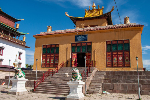 Vedle nového zde stále žije i tradice. Třeba i klášter Gandan.